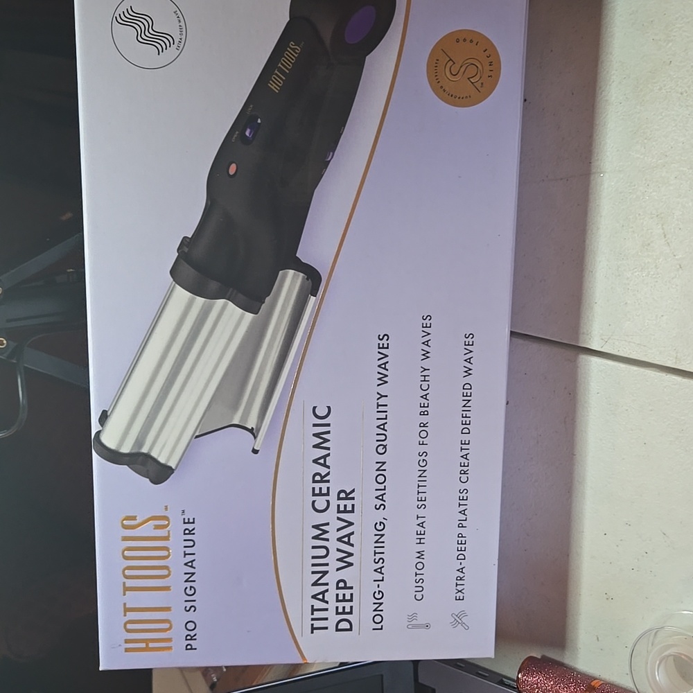 Hot Tools Pro Signature Titanium Ceramic Deep Waver - Beachwaver/Crimp Tool NWT